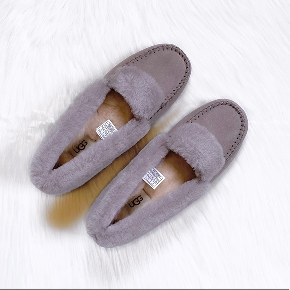 UGG Women’s Dakota Spill Seam Moccasin Slippers In Stormy Grey - Picture 4 of 8